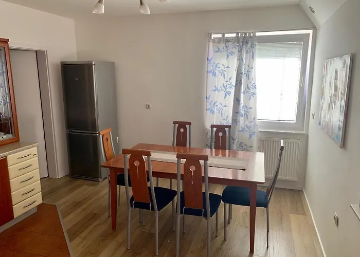 ゲストハウス Peachy House Bezigrad